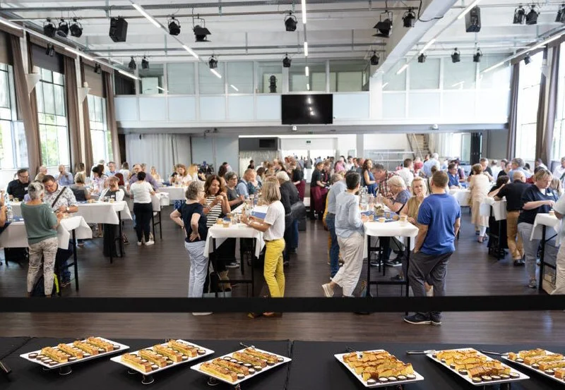Heller Veranstaltungsraum in der Eventfabrik Bern